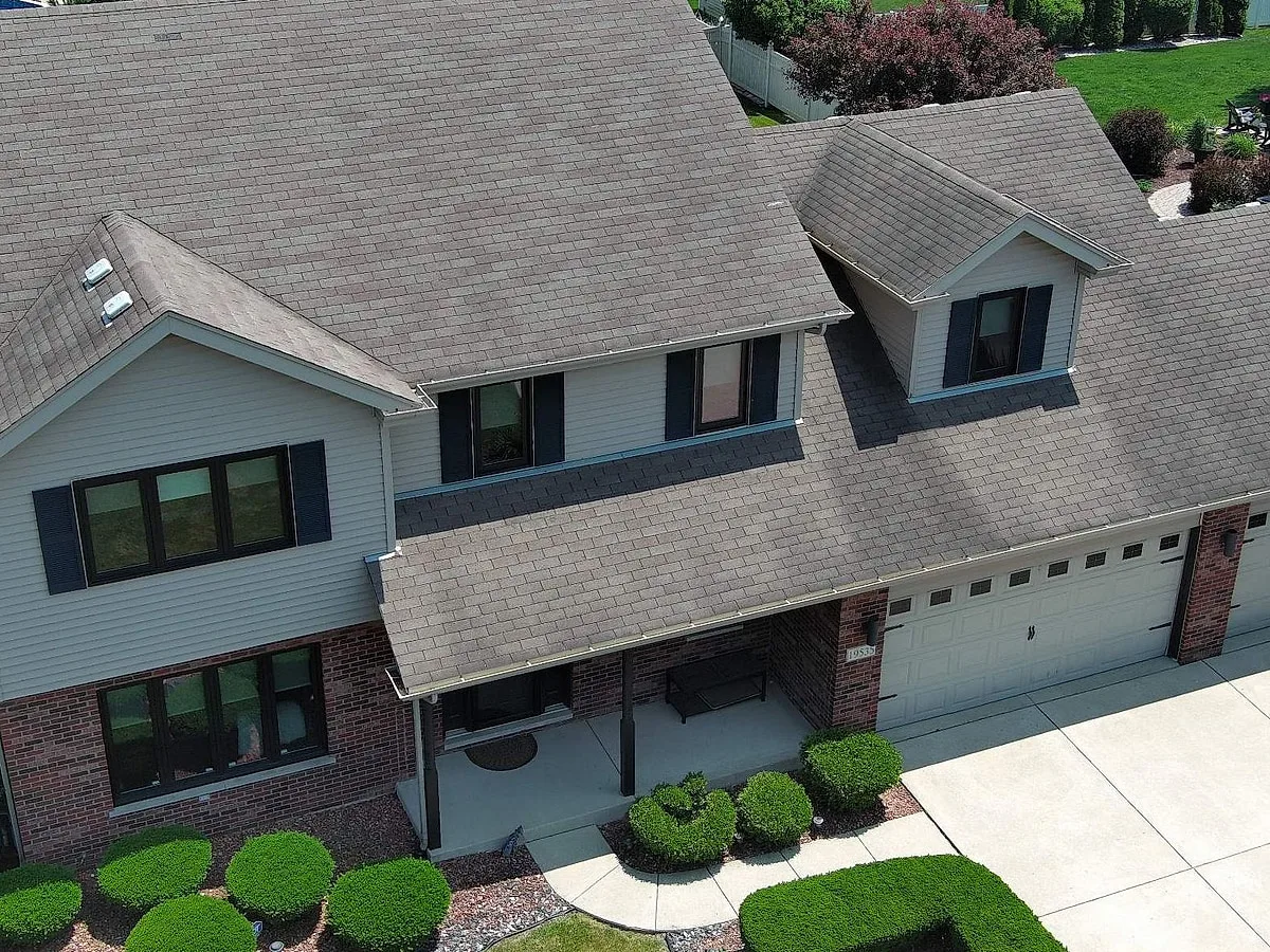 Builder-grade shingle roof on the Marshall's Mokena home before replacement