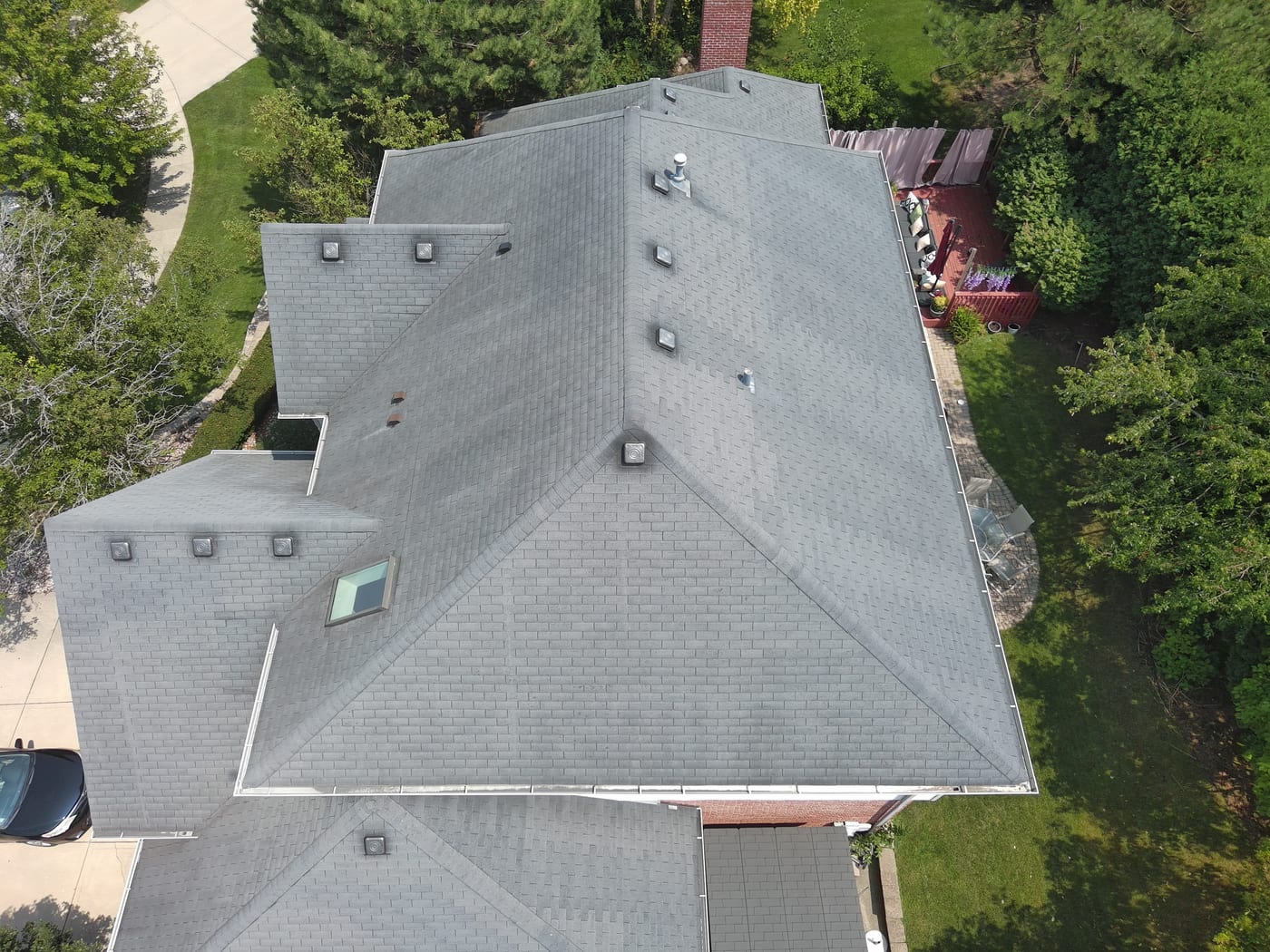 Drone inspection of a hail-damaged roof in Frankfort, IL by Americanstruction